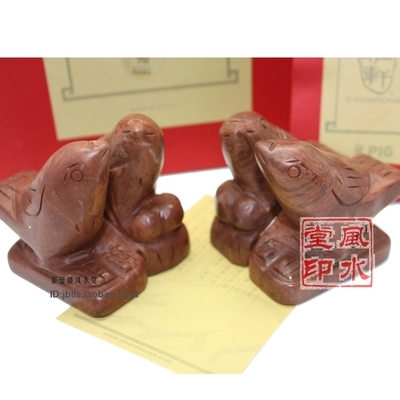 2012壬辰龙年生肖猪吉祥物赏析 喜报丰收，祥瑞护佑